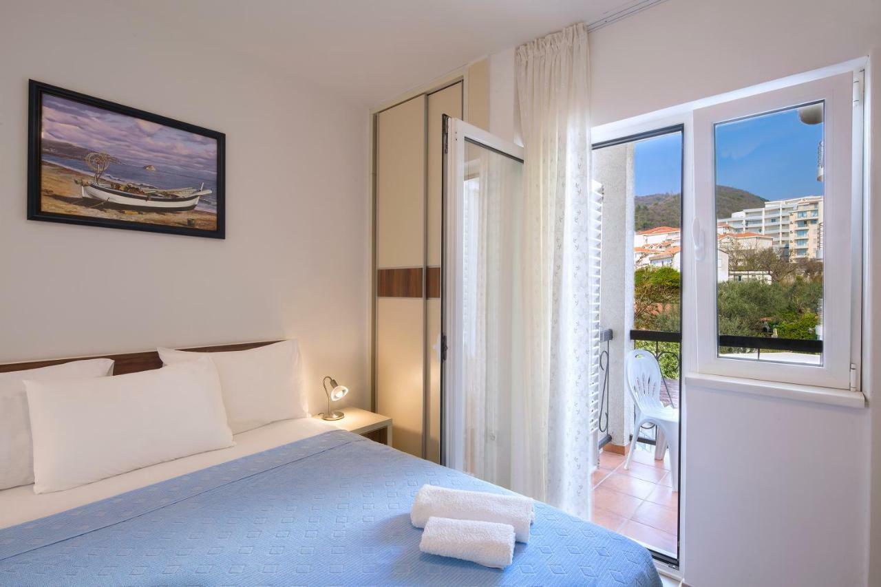 Apartment Ivanovic Family Bečići Exteriör bild